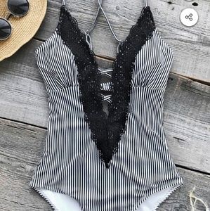 Brand new one piece cupshe bathing suit